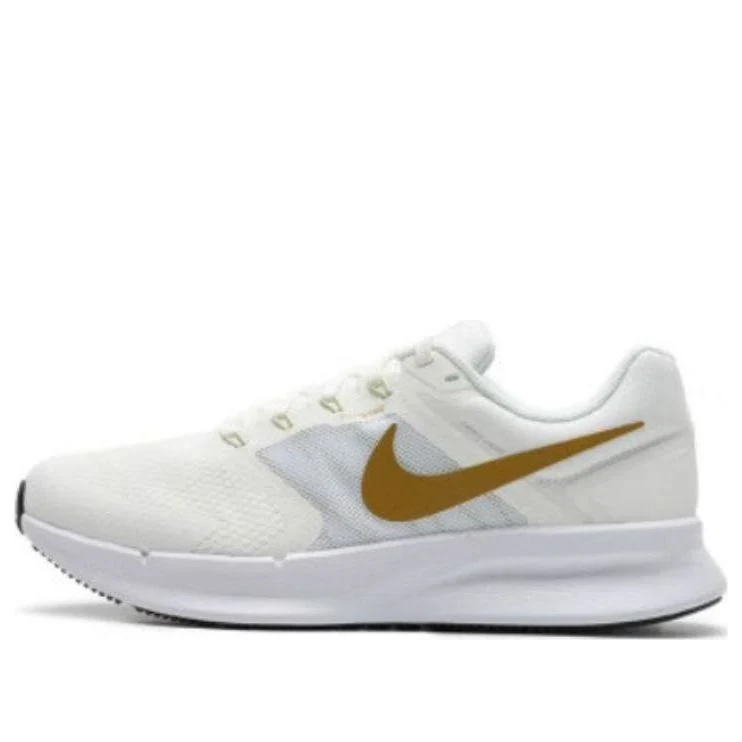 NIKE RUN SWIFT 3