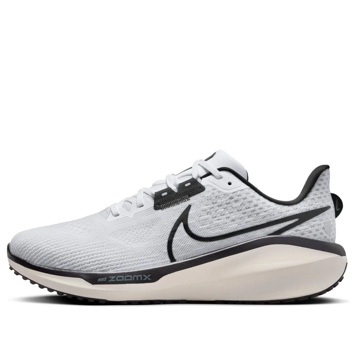 NIKE VOMERO 17